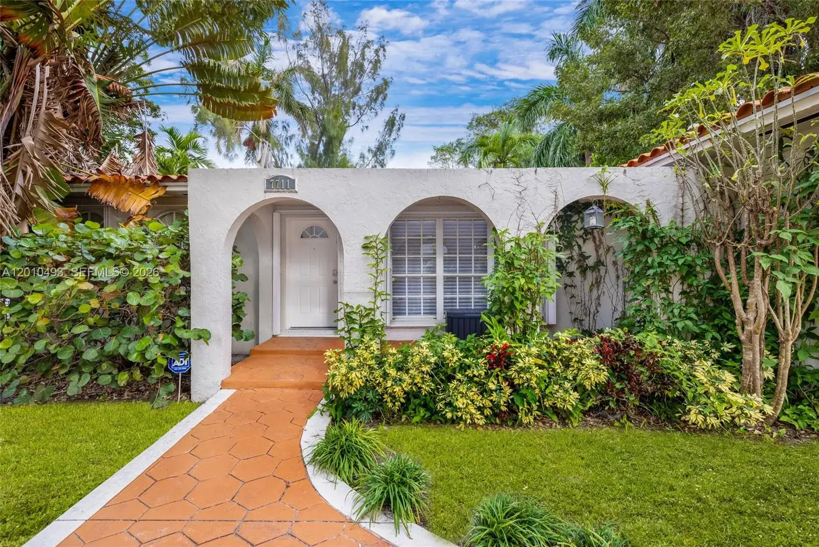 7711 Coquina Dr, North Bay Village FL 33141 photo 2