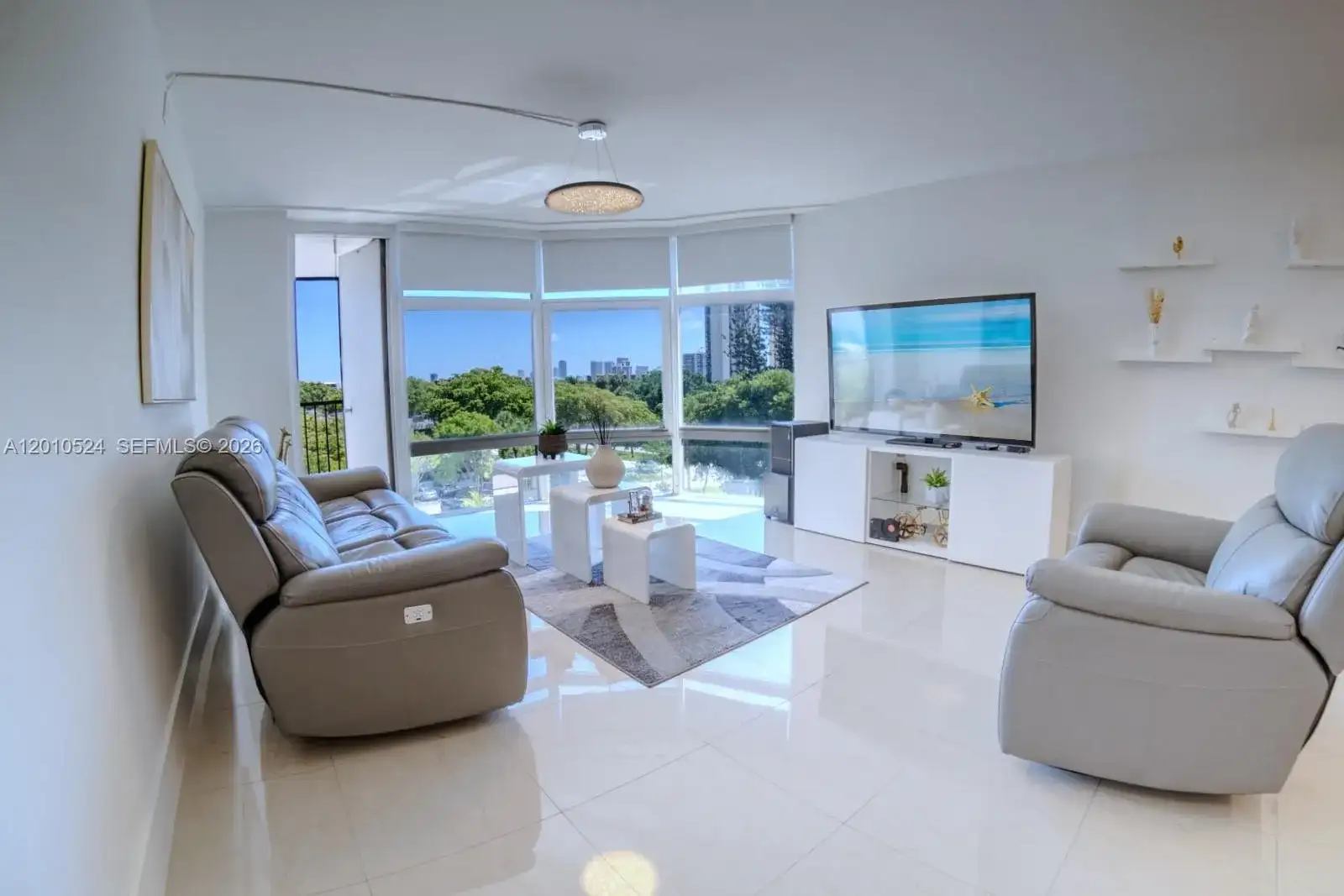 20100 W Country Club Dr # 504, Aventura FL 33180 photo 4