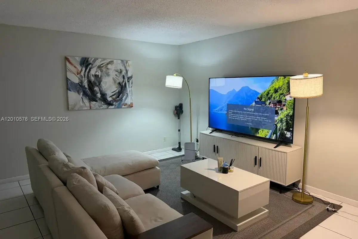 2420 Diana Dr # 302, Hallandale Beach FL 33009