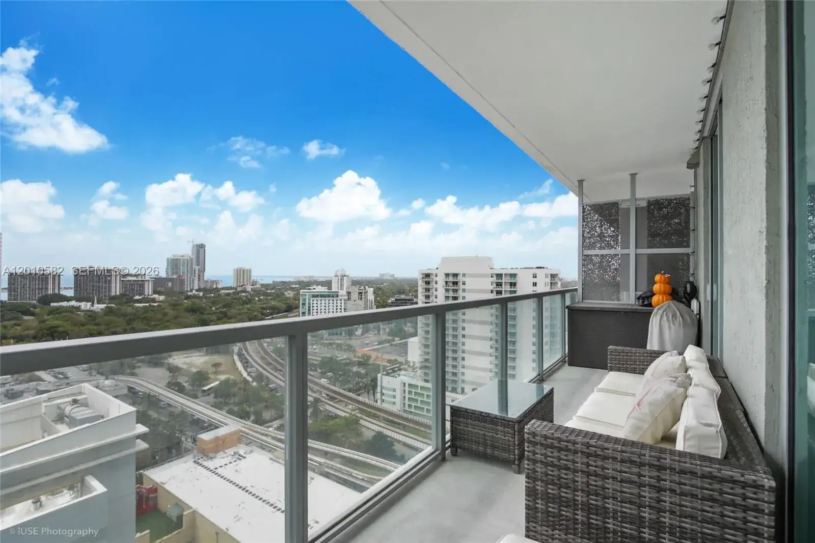79 SW 12th St, Miami FL 33130 photo 2