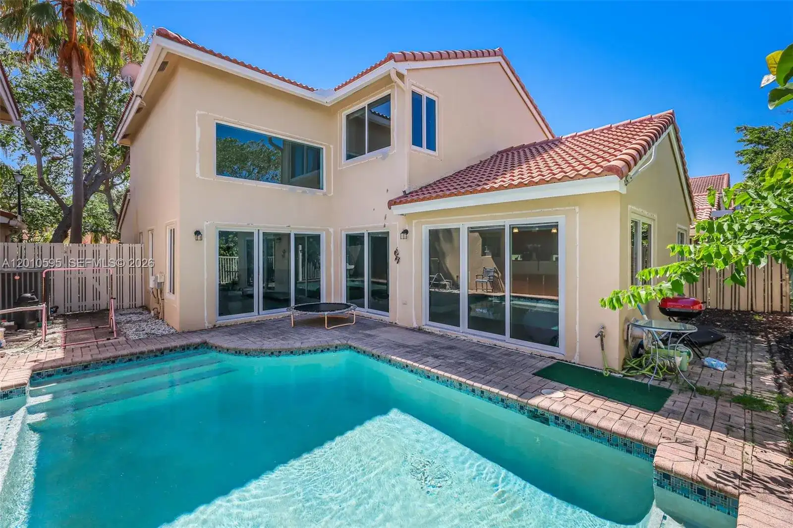 1065 Weeping Willow Way, Hollywood FL 33019 photo 2