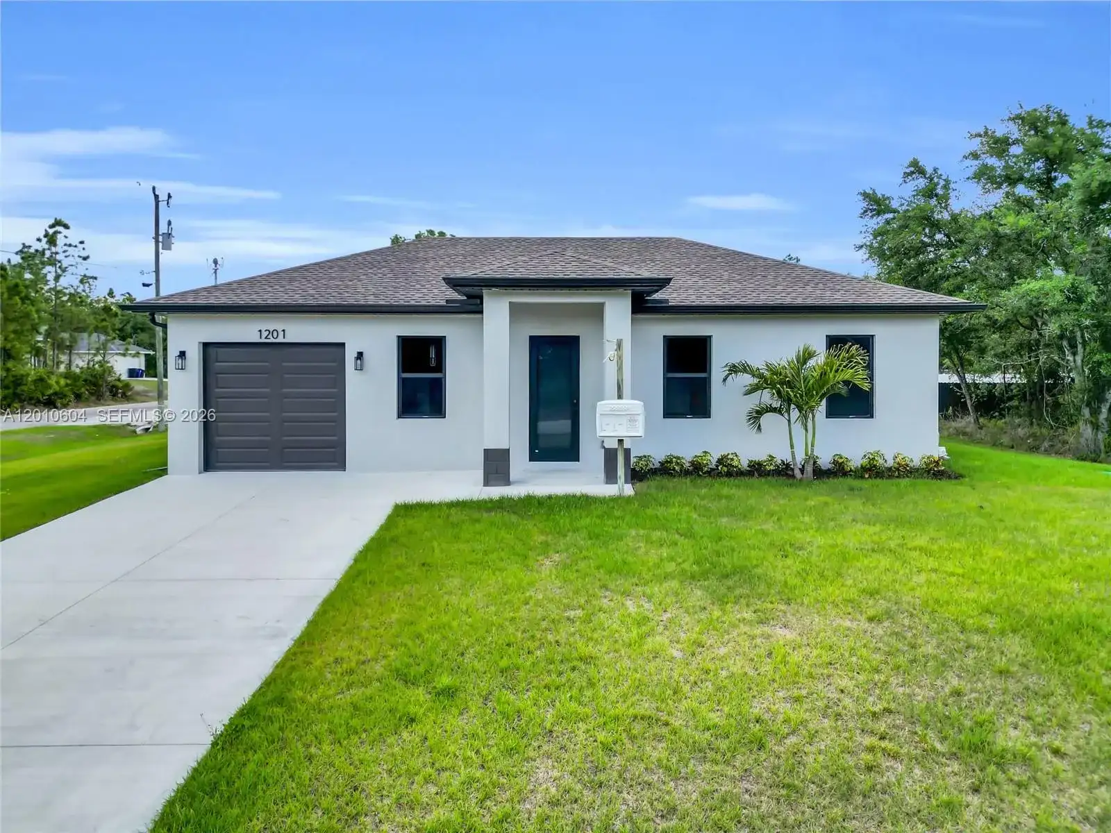 1201 E 7th ST, Lehigh Acres FL 33972 photo 4