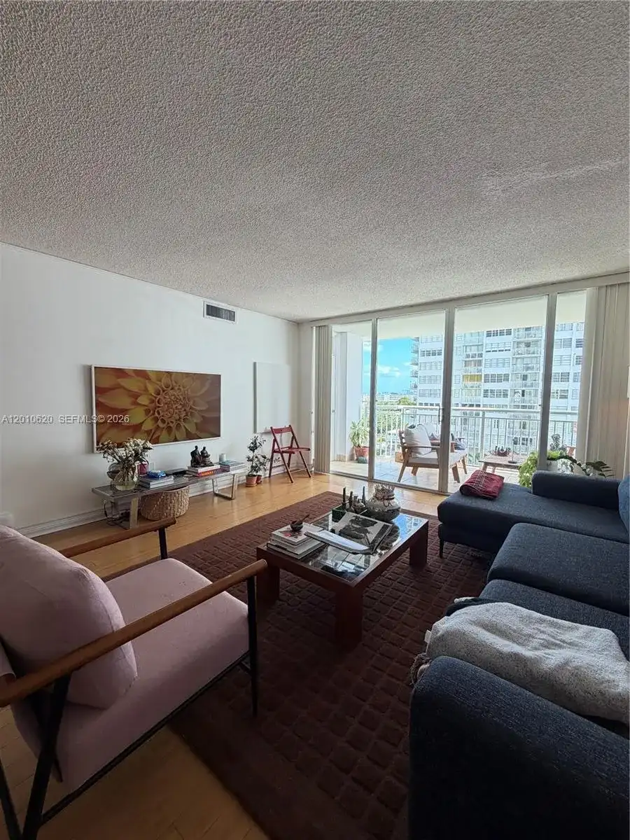 18061 Biscayne Blvd # 601, Aventura FL 33160