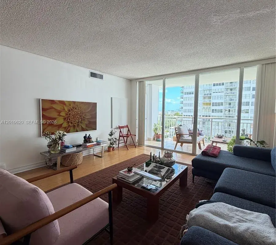 18061 Biscayne Blvd # 601, Aventura FL 33160