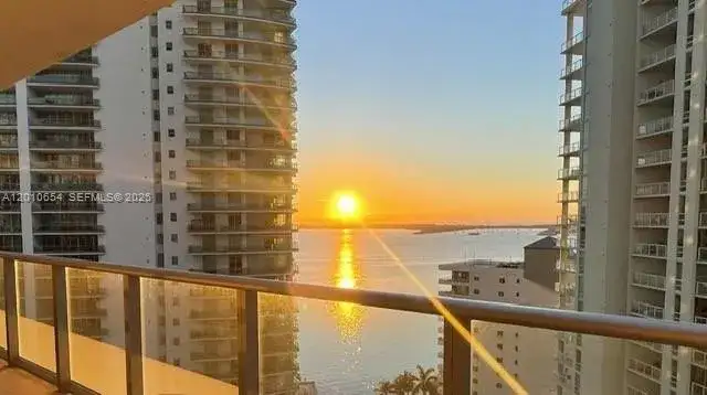 1300 Brickell Bay Dr # 1904, Miami FL 33131 photo 2