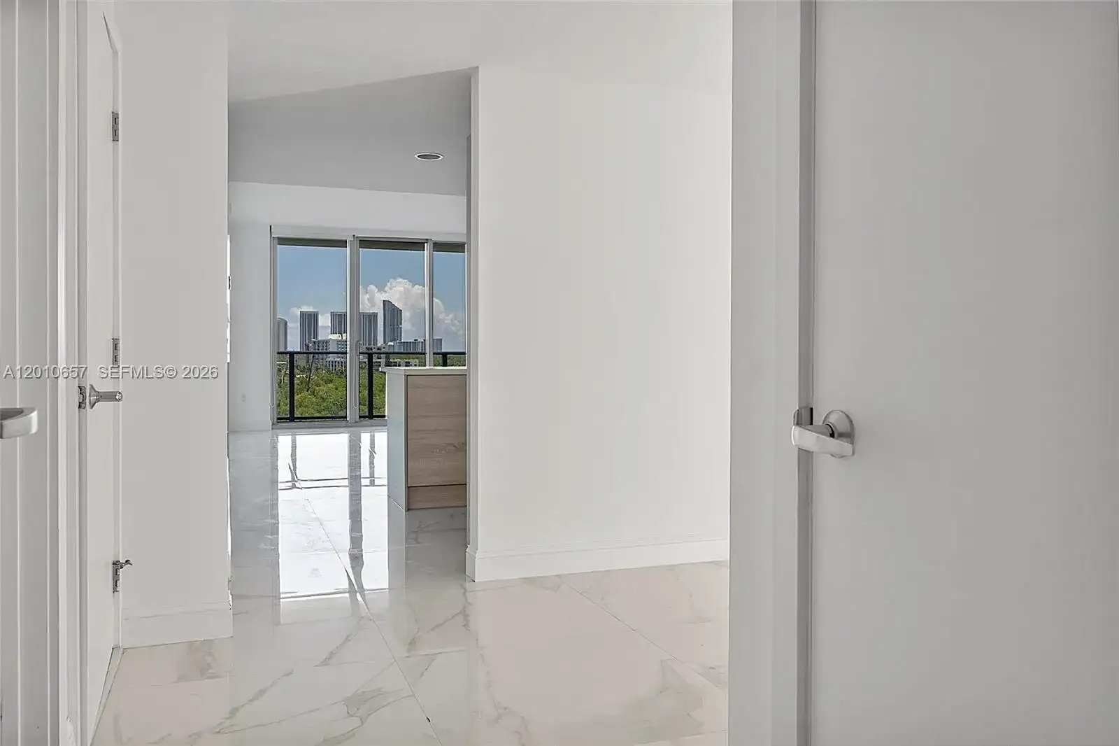 16385 Biscayne Blvd # 717, North Miami Beach FL 33160 photo 2
