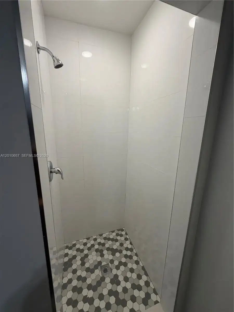 2433 NW 96th St # B, Miami FL 33147 photo 5