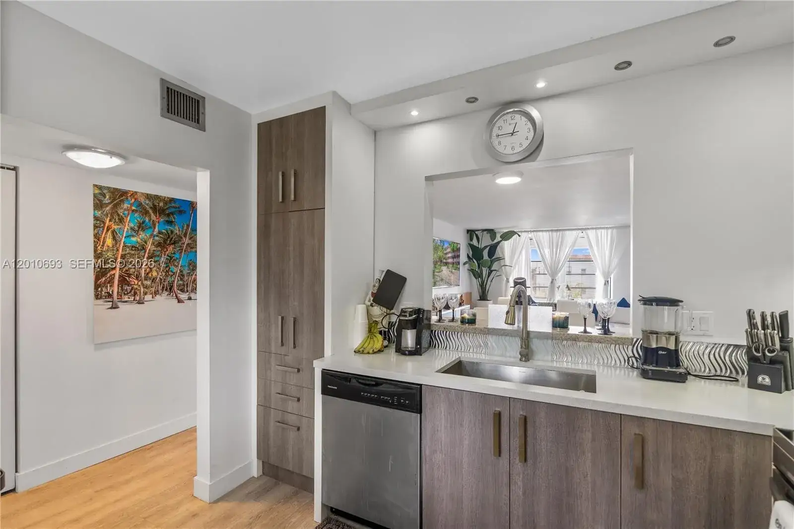 2850 Somerset Dr # 410L, Lauderdale Lakes FL 33311