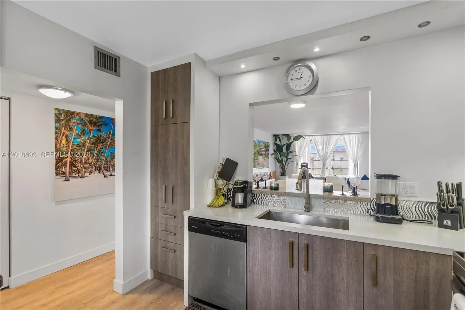 2850 Somerset Dr # 410L, Lauderdale Lakes FL 33311