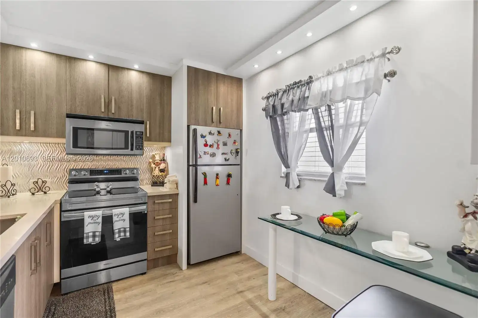 2850 Somerset Dr # 410L, Lauderdale Lakes FL 33311 photo 2