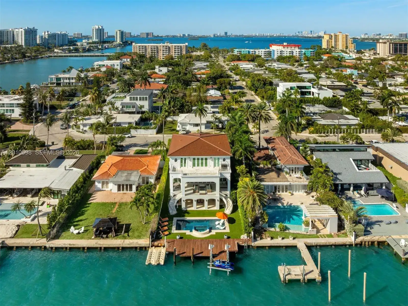 1460 S Treasure Dr, North Bay Village FL 33141 photo 2