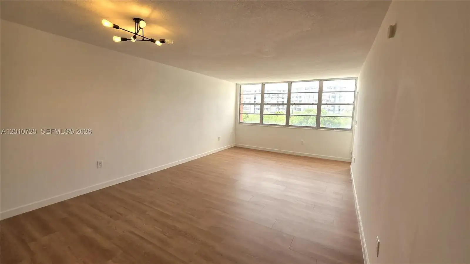 1351 NE Miami Gardens Dr # 413E, Miami FL 33179 photo 3