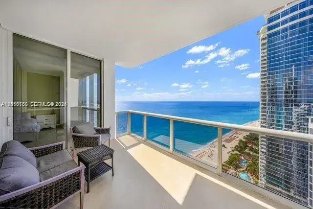 18101 Collins Ave # 4702, Sunny Isles Beach FL 33160