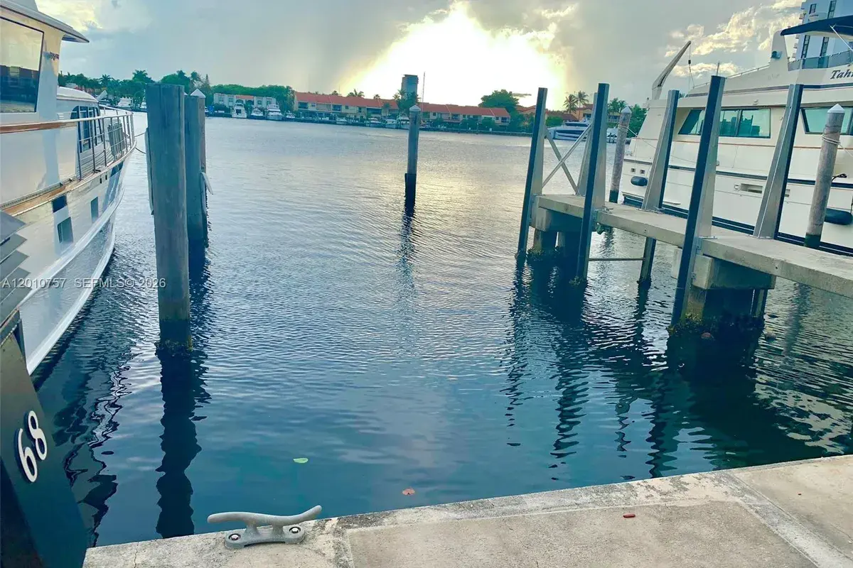 3601 NE 207th St, Slip E68, Aventura FL 33180
