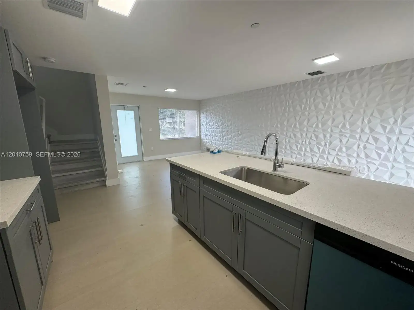 205 NW 159th St, Miami FL 33169 photo 4