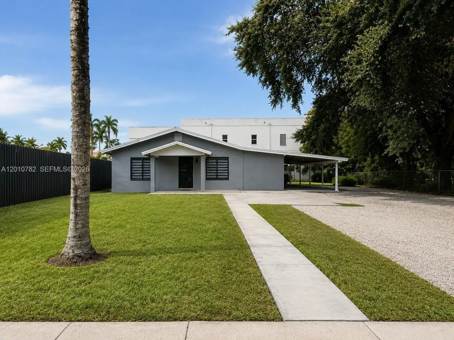 3162 NW 168th Ter, Miami Gardens FL 33056 photo 2