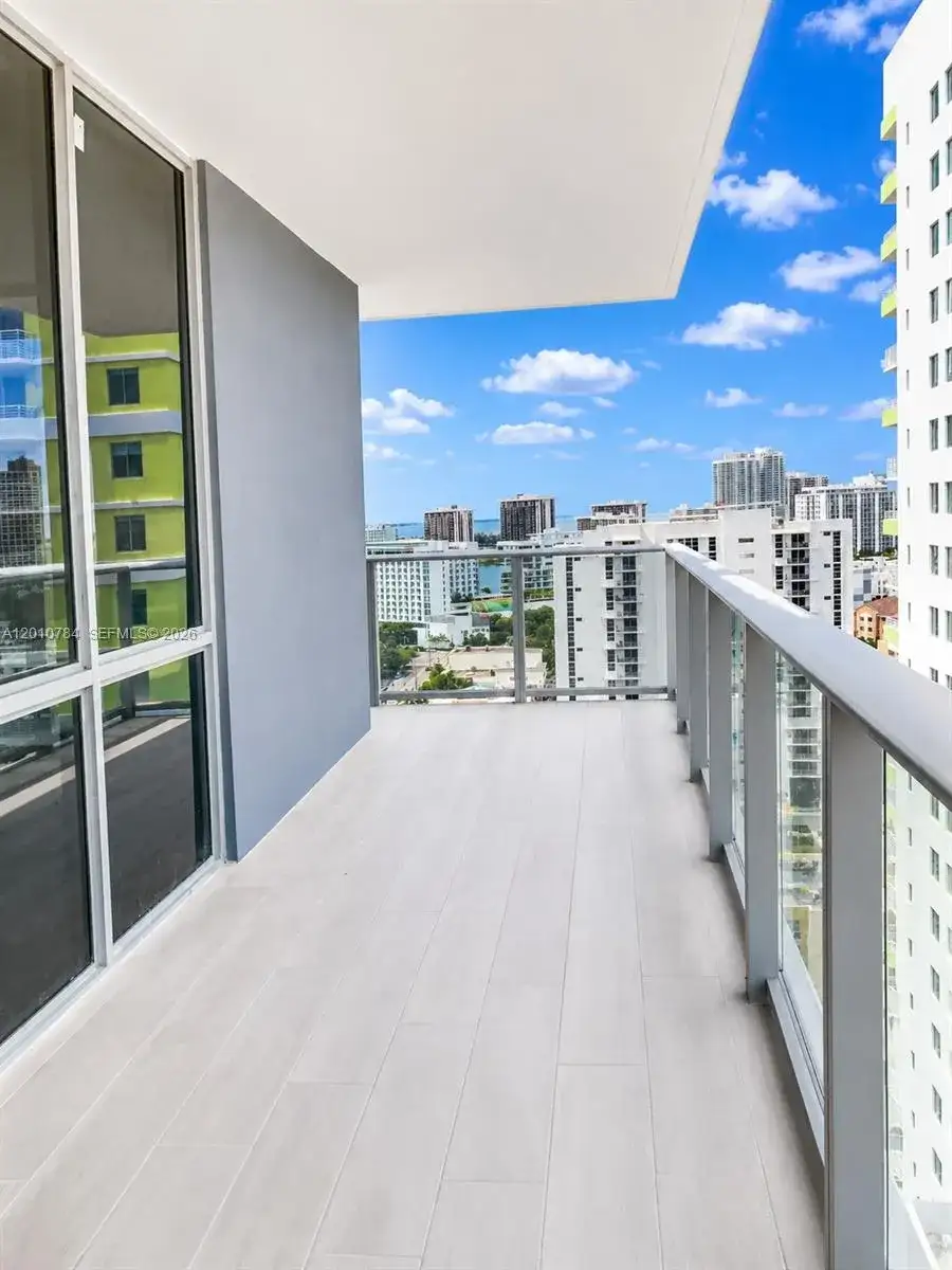 1010 SW 2nd Ave # 1809, Miami FL 33130 photo 5