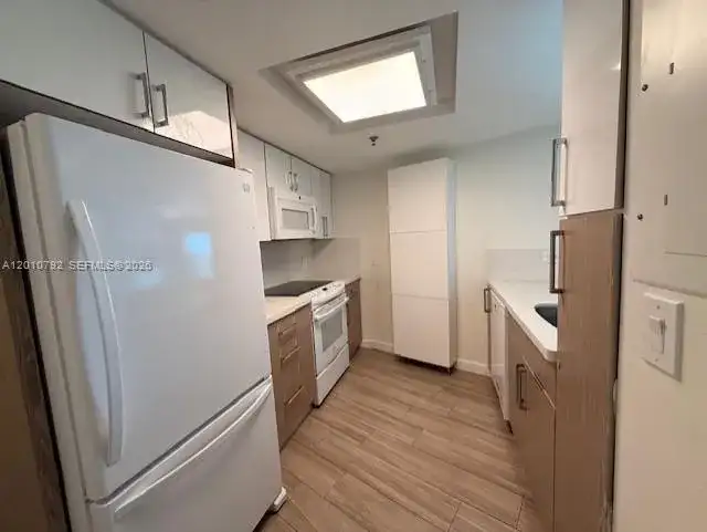 2415 NW 16th St Rd # 1, Miami FL 33125 photo 5