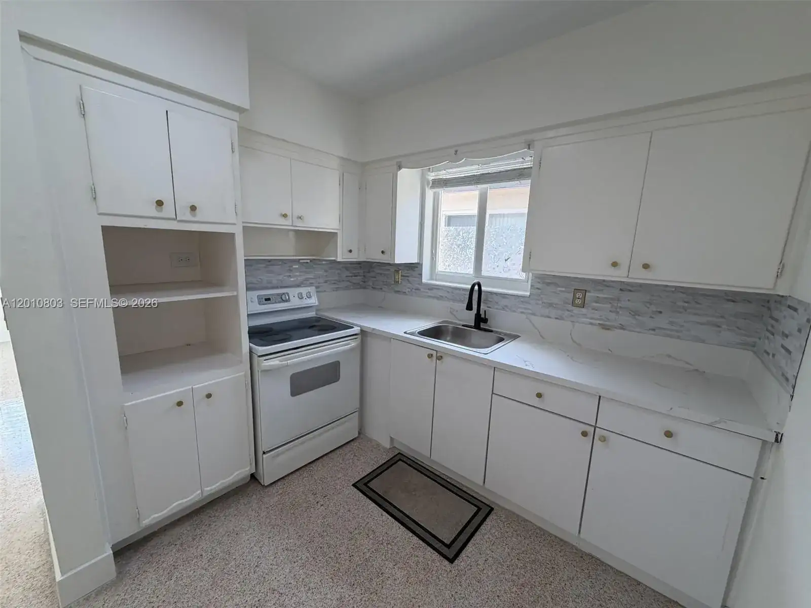 4710 NW 6th St # 1, Miami FL 33126 photo 2