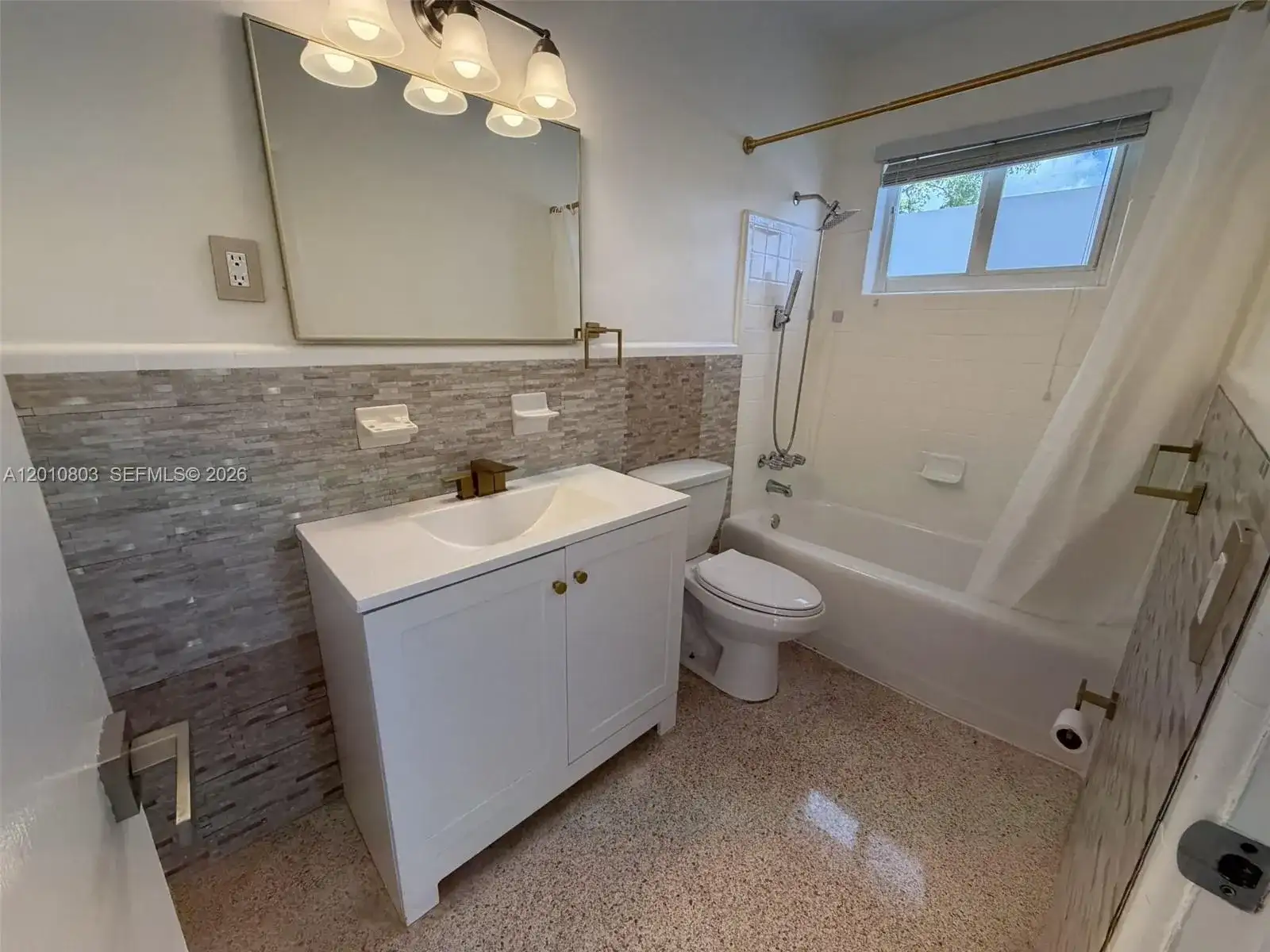 4710 NW 6th St # 1, Miami FL 33126 photo 4