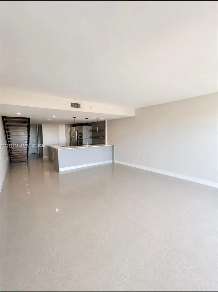 2950 NE 188th St # 406, Aventura FL 33180