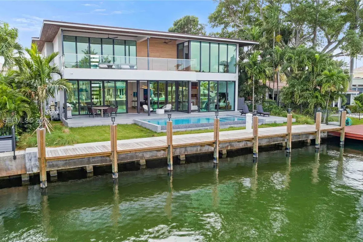 1537 SE 13th St, Fort Lauderdale FL 33316