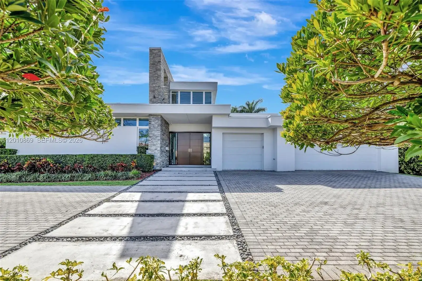 907 Diplomat Pkwy, Hallandale Beach FL 33009 photo 4