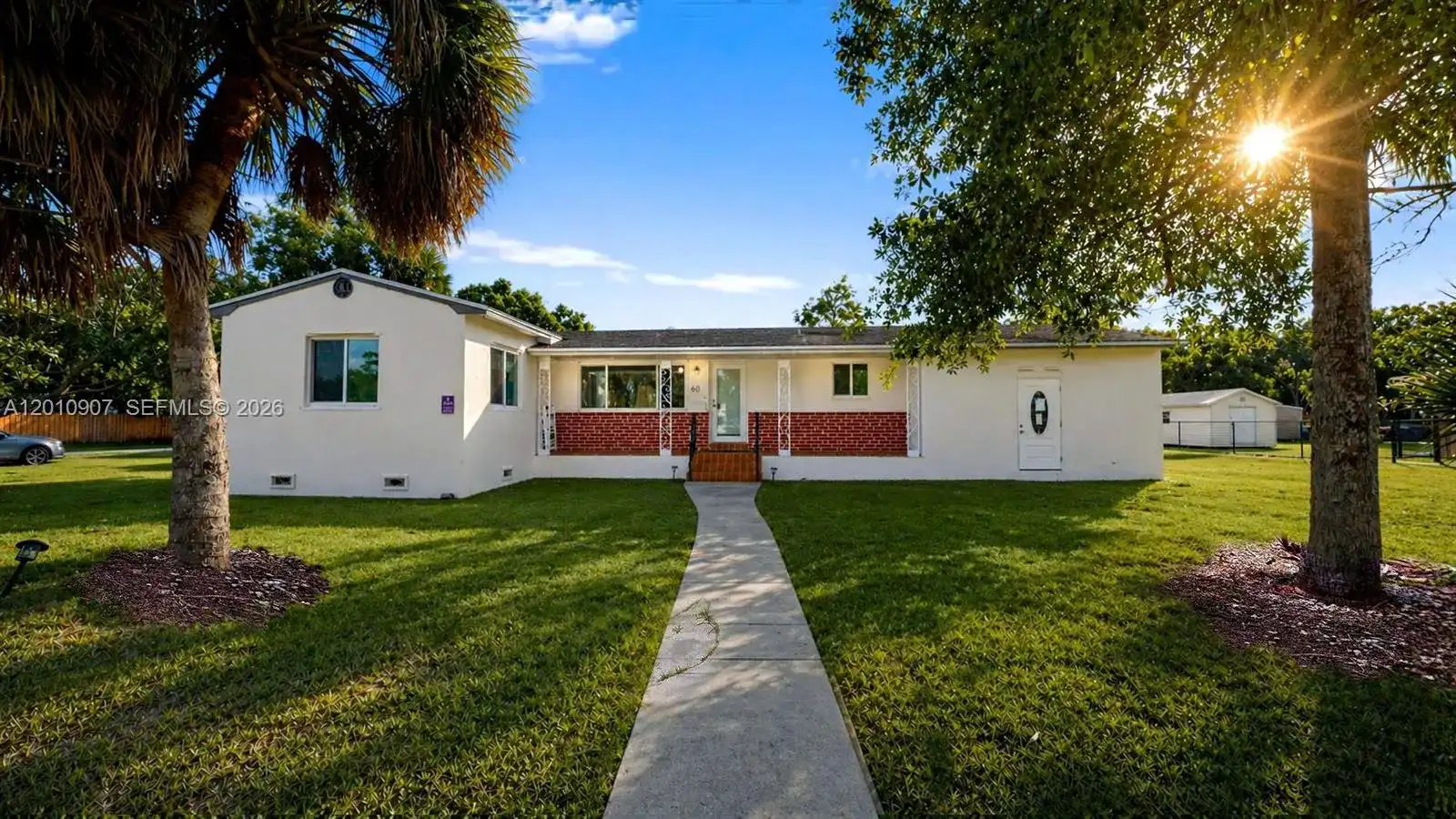 60 NE 16th St, Homestead FL 33030