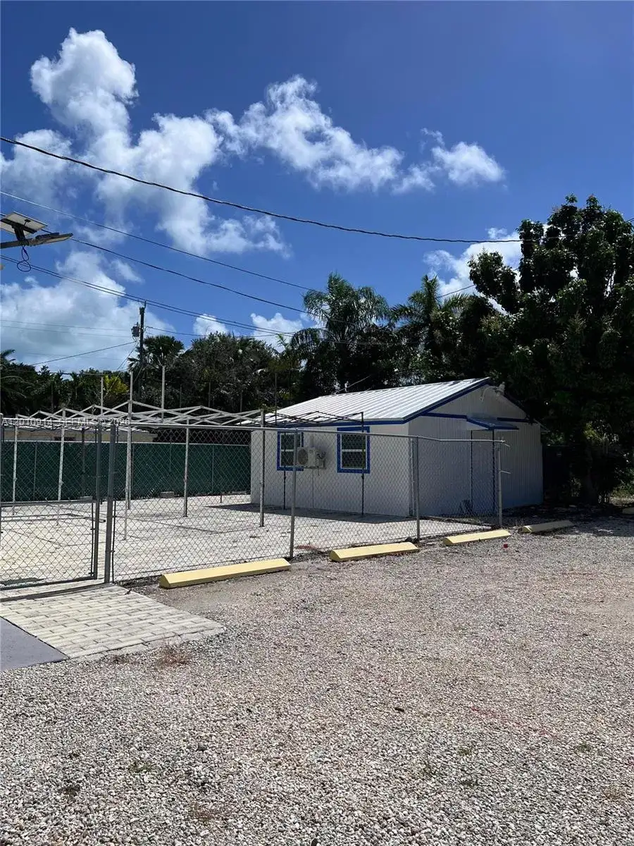91461 Overseas Hwy, Tavernier FL 33070 photo 2