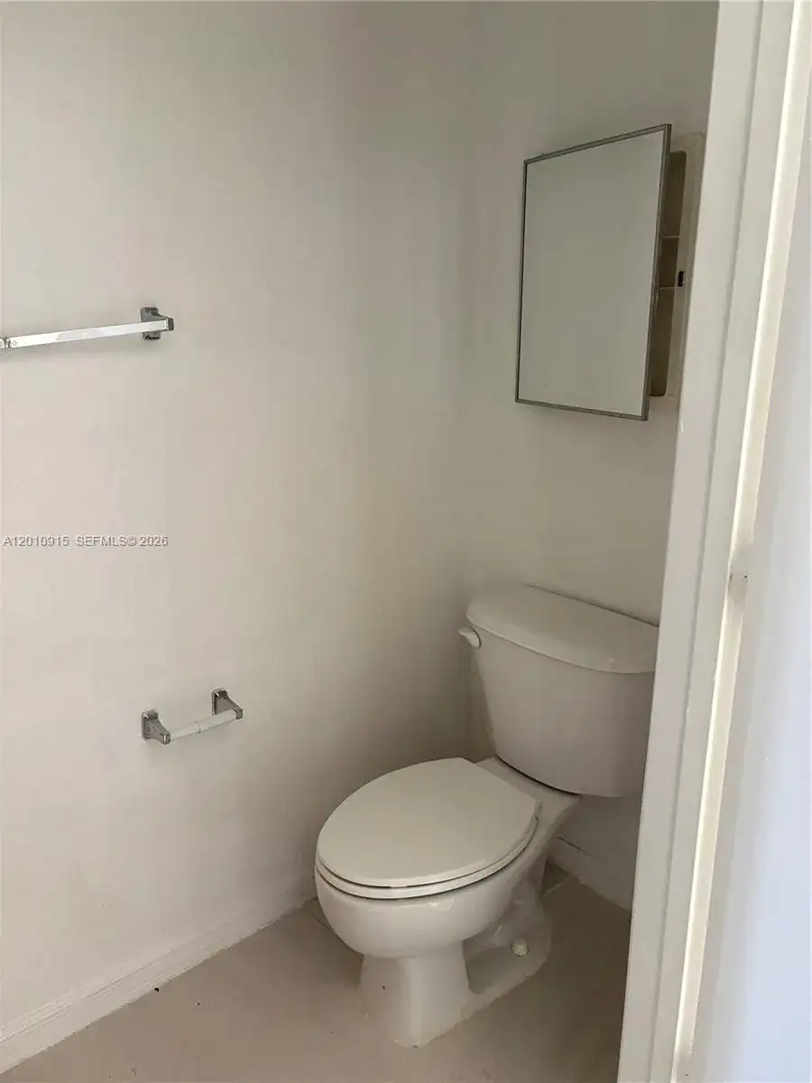 2086 NE 167th St # 108, North Miami Beach FL 33162 photo 5