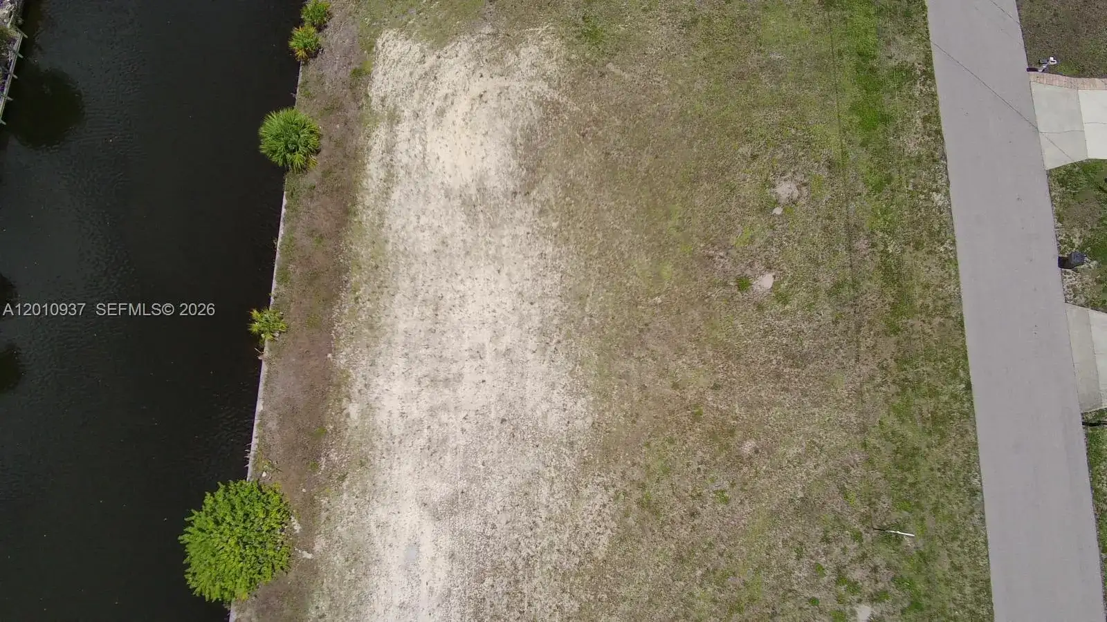1020 SE 13th Ave, Cape Coral FL 33990 photo 3