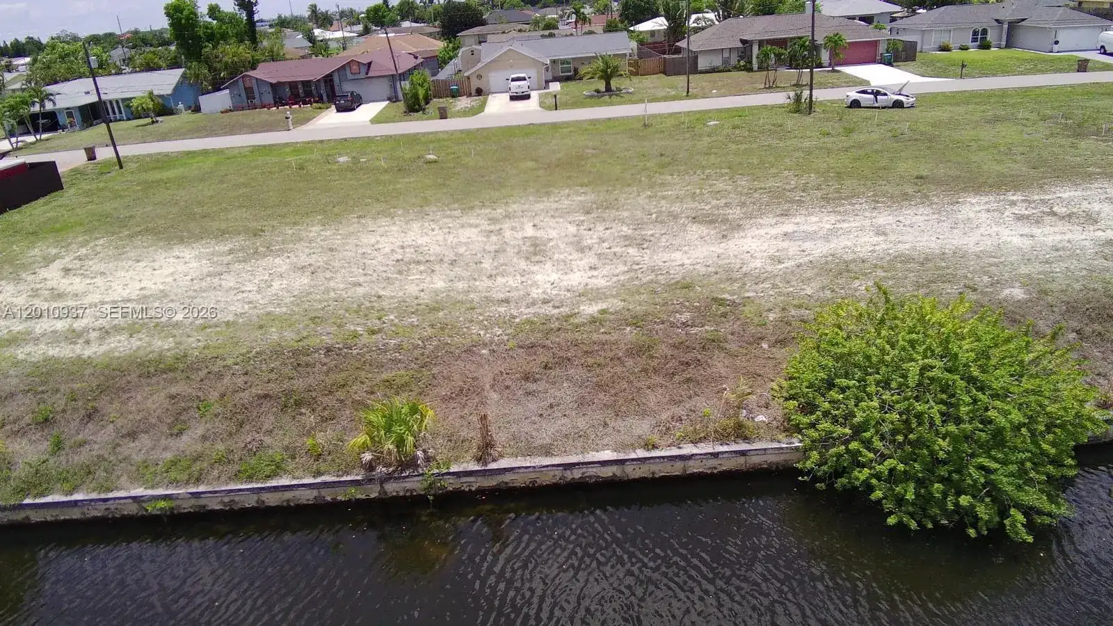 1020 SE 13th Ave, Cape Coral FL 33990 photo 4