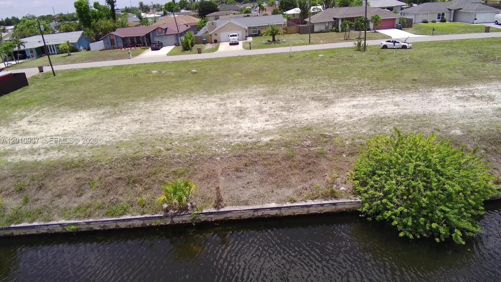 1020 SE 13th Ave, Cape Coral FL 33990