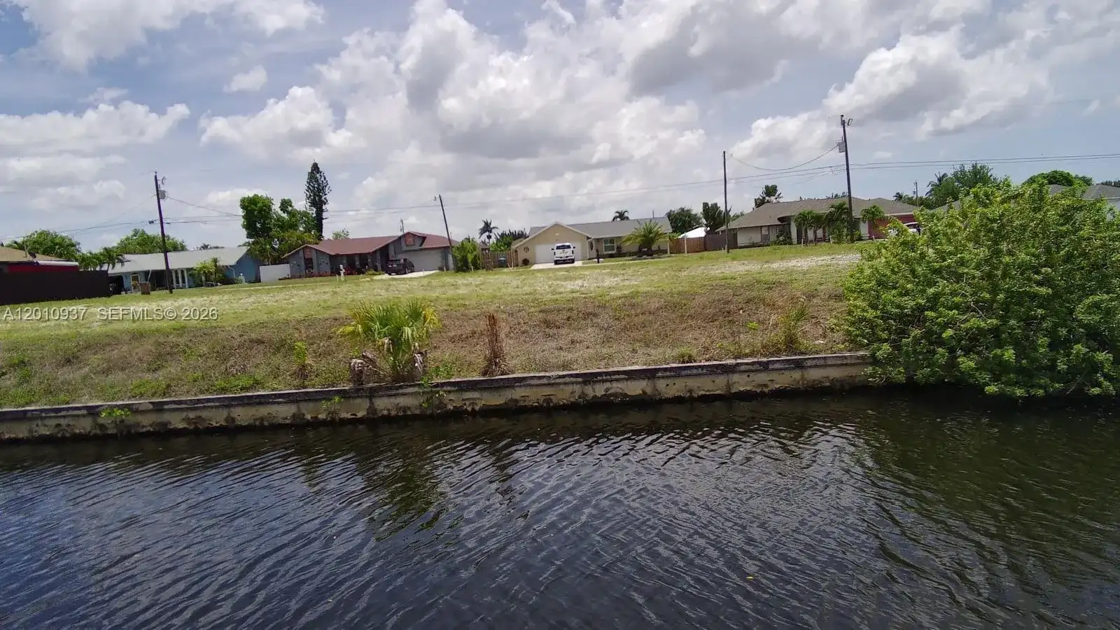 1020 SE 13th Ave, Cape Coral FL 33990 photo 5