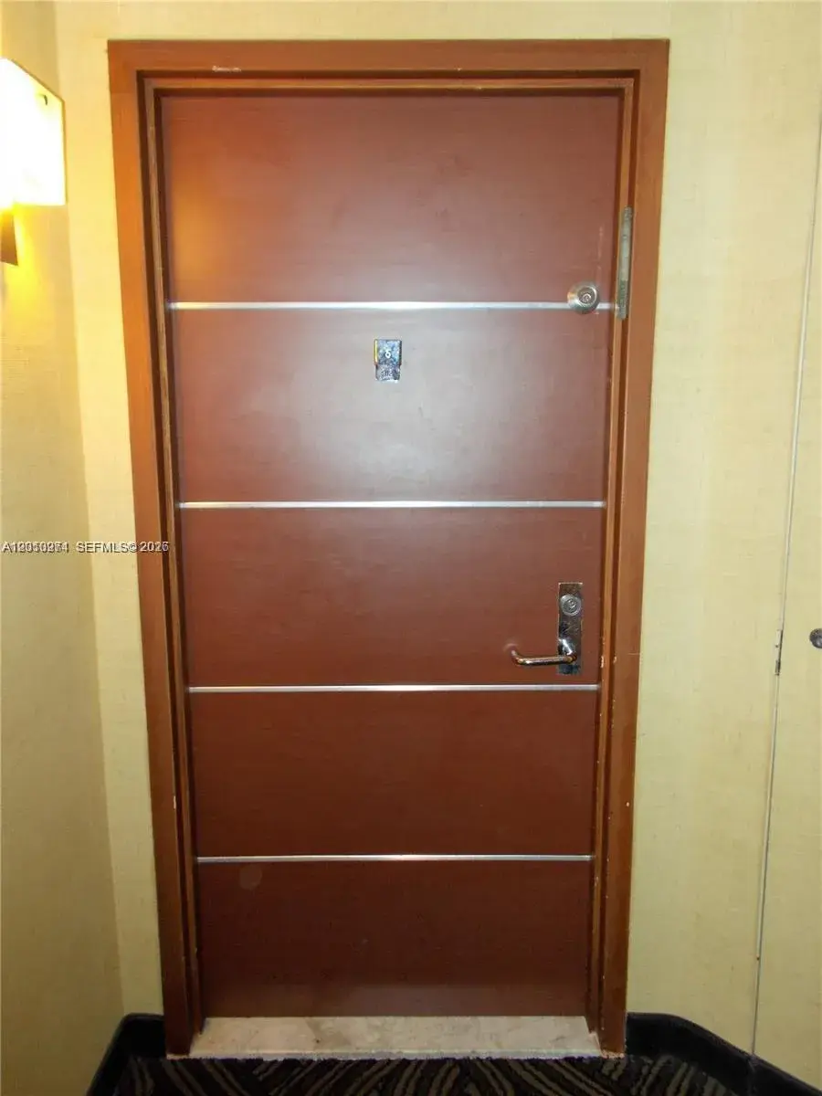 3300 NE 191st St # 912, Aventura FL 33180