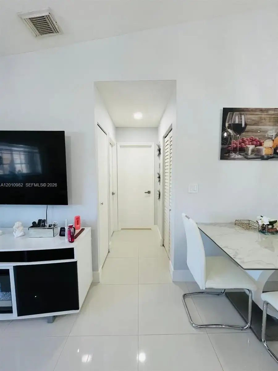 7817 W 36th Ave # 204, Hialeah FL 33018 photo 4