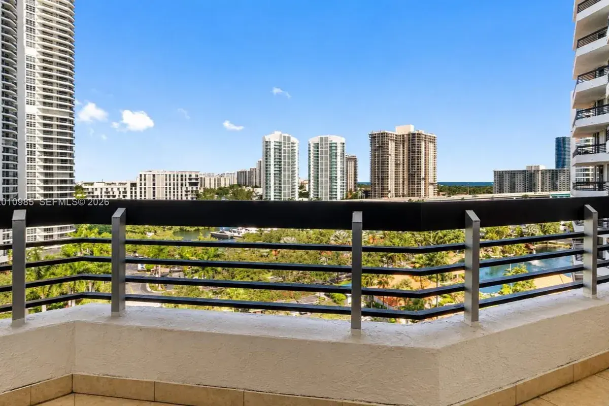3600 Mystic Pointe Dr # 1209, Aventura FL 33180