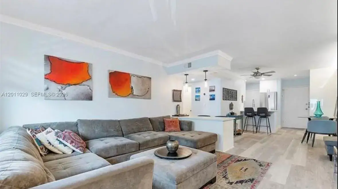 1 bedroom 1 bath Residential for sale at 1130 11th St # 4E, Miami Beach FL 33139
