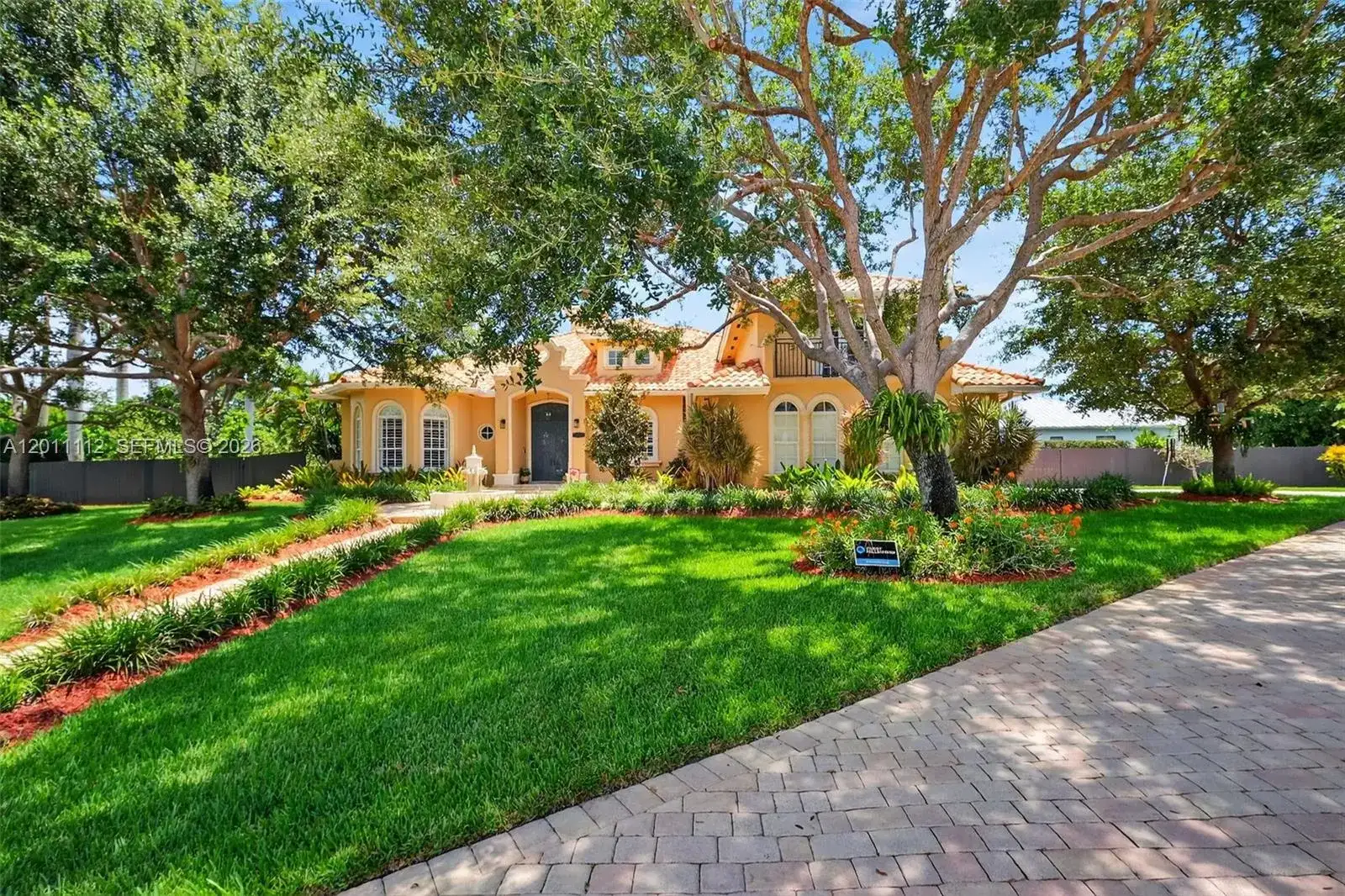 8920 SW 162nd Ter, Palmetto Bay FL 33157 photo 2