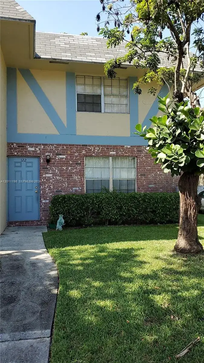7505 Kimberly Blvd # 122, North Lauderdale FL 33068 photo 2