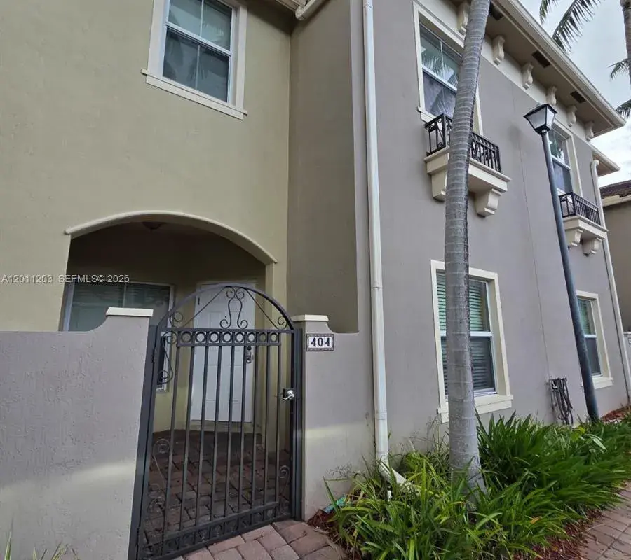 2851 W Prospect Rd # 404, Tamarac FL 33309