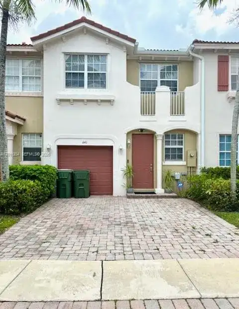 641 NE 21st Ter, Homestead FL 33033 photo 2