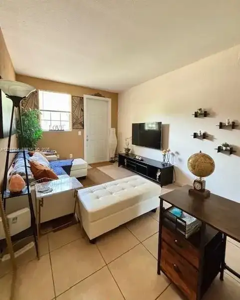 641 NE 21st Ter, Homestead FL 33033 photo 5