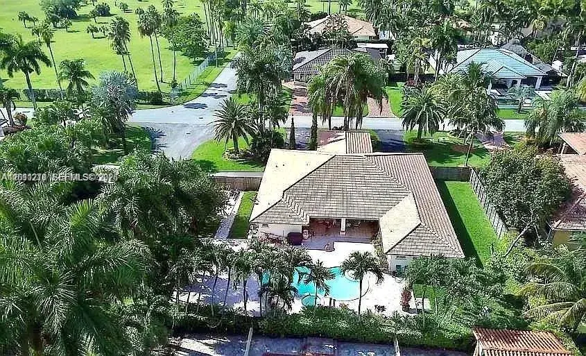 12421 SW 76th St, Miami FL 33183