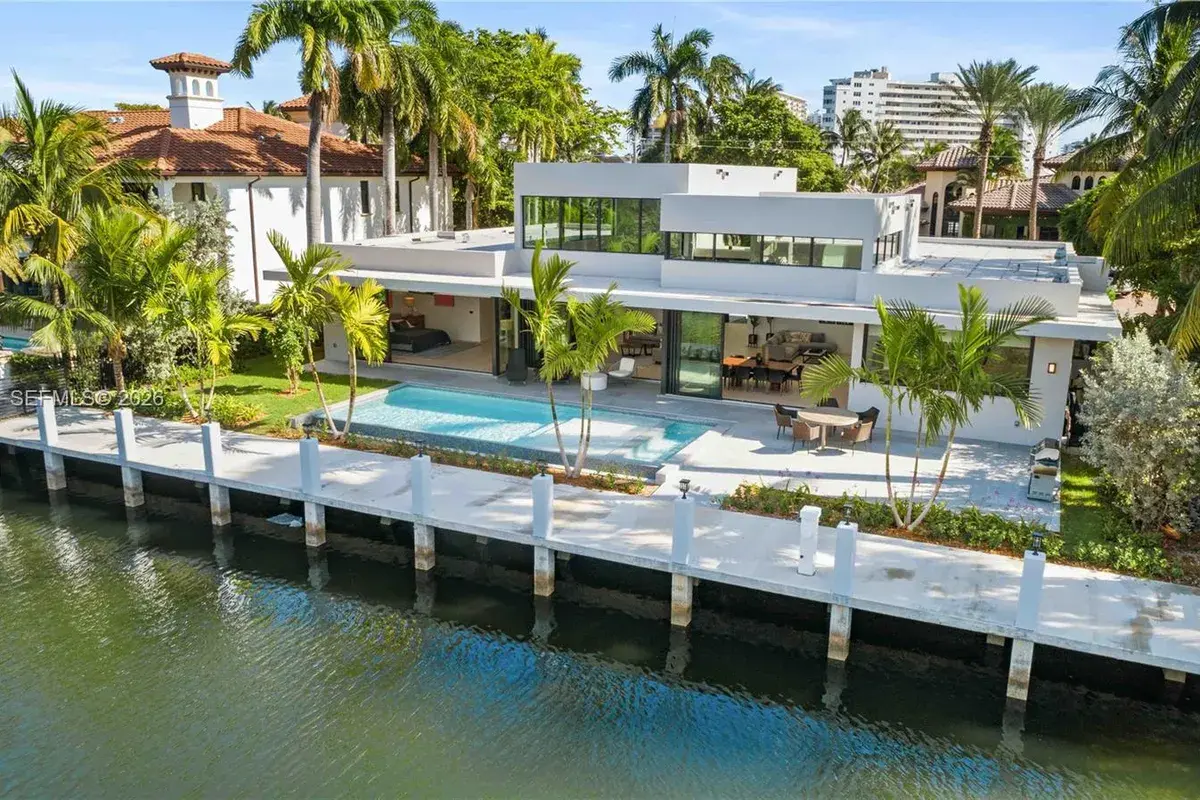 401 Royal Plaza Dr, Fort Lauderdale FL 33301