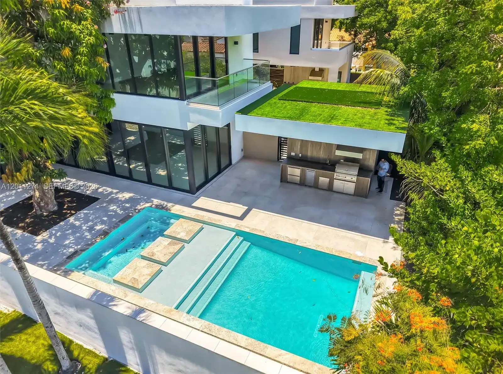 125 SW 29th Rd, Miami FL 33129