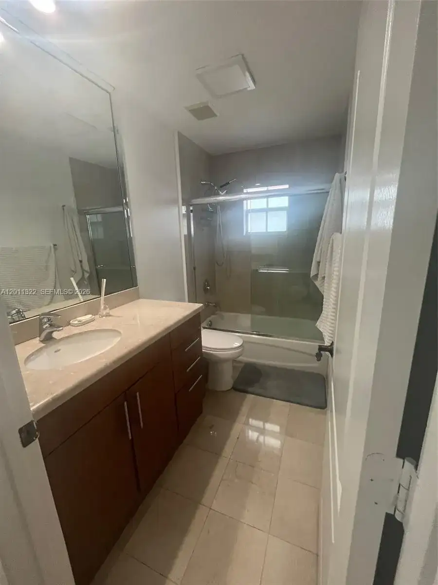 3915 NE 168th St # 3915, North Miami Beach FL 33160 photo 2