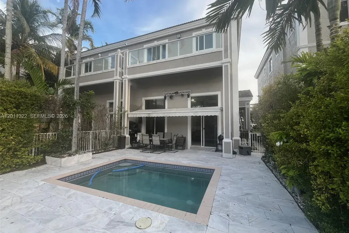 3915 NE 168th St # 3915, North Miami Beach FL 33160