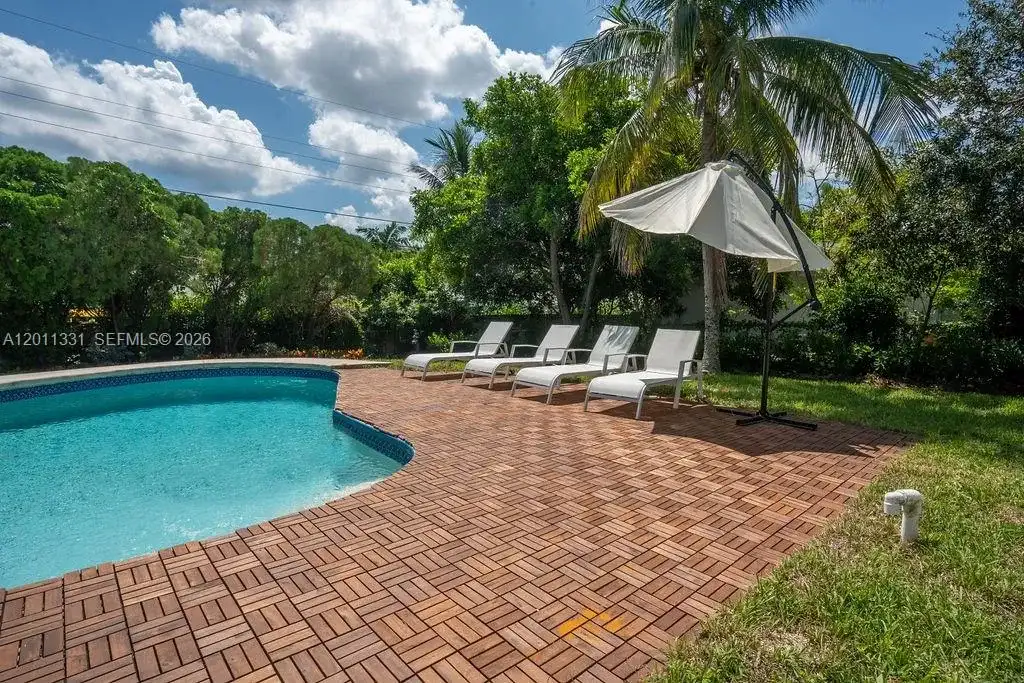 736 Prosperity Farms Rd, North Palm Beach FL 33408