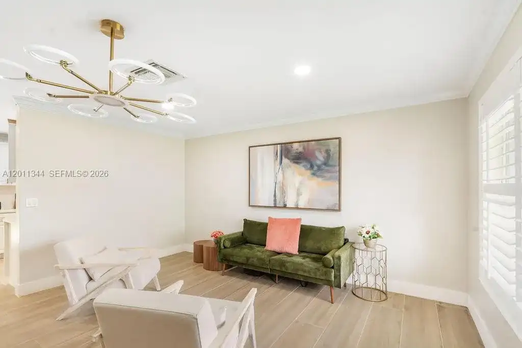 913 Lighthouse Dr, North Palm Beach FL 33408